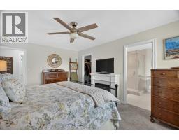 87 BOYD BOULEVARD - 23