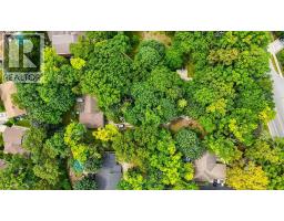 1065 Lakeshore ROAD - 10
