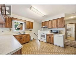 824 CHARLESWORTH DRIVE - 10