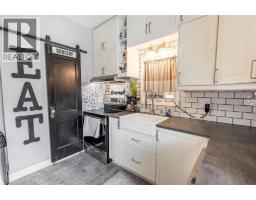 236 BROCK STREET South - 14