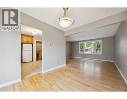 1060 Camelot CRESCENT - 8