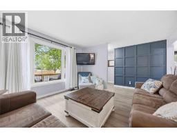 862 Montrose STREET - 11