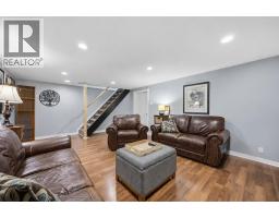 862 Montrose STREET - 21
