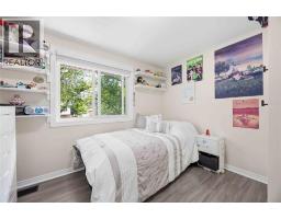 862 Montrose STREET - 31