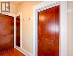 114 COLLEGE N AVENUE North - 12