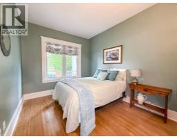 114 COLLEGE N AVENUE North - 13