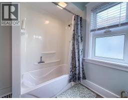 114 COLLEGE N AVENUE North - 16