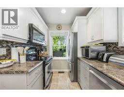 322 COBDEN STREET - 12