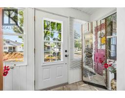 322 COBDEN STREET - 4