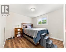 464 PARKDALE CRESCENT - 15