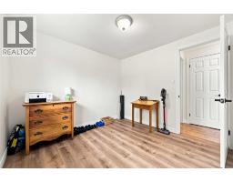 464 PARKDALE CRESCENT - 17