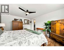 464 PARKDALE CRESCENT - 23