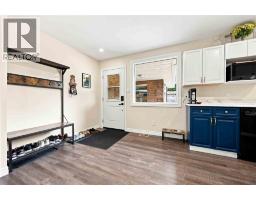 464 PARKDALE CRESCENT - 4