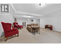821 Carriage WAY - 25