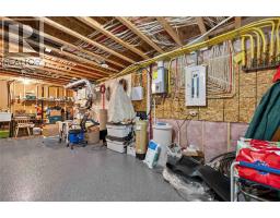 821 Carriage WAY - 32