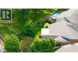 821 Carriage WAY - 41