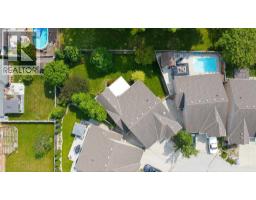 821 Carriage WAY - 42