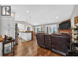 821 Carriage WAY - 5