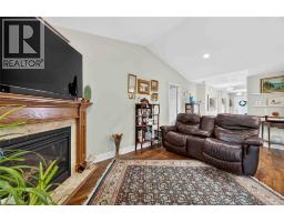 821 Carriage WAY - 6