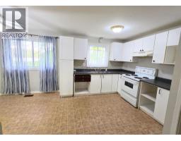 322 Somerset CRESCENT - 2