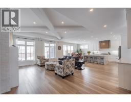3613 Queen STREET - 3