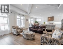 3613 Queen STREET - 4