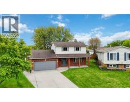 1516 HENLEY CRESCENT - 1