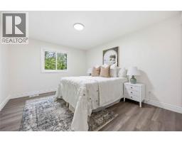 1516 HENLEY CRESCENT - 13
