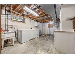 1516 HENLEY CRESCENT - 27