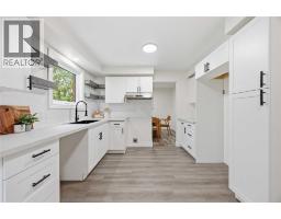 1516 HENLEY CRESCENT - 8