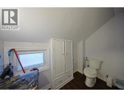 196 BROCK STREET North - 18