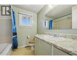 637 ROGER STREET - 25