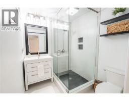 1726 Mills STREET - 21