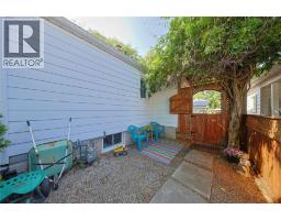 304 LORNE AVENUE - 26