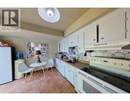 304 LORNE AVENUE - 7