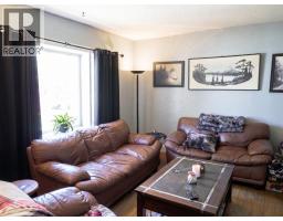 691 GREGORY DRIVE East - 8