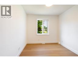 2052 MARION AVENUE - 18