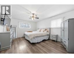 1068 FAIRLANE AVENUE - 16