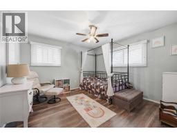 1068 FAIRLANE AVENUE - 17