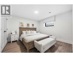 621 MEAD COURT - 33