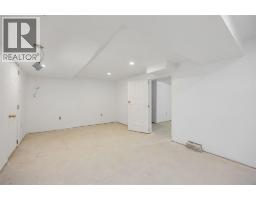260 MITTON STREET South - 32