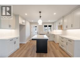 4001 GREENWOOD DRIVE - 7