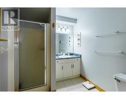 587 BENTINCK DRIVE - 35
