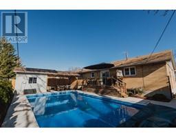 1236 THOMAS DRIVE - 17