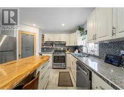 110 WELLINGTON STREET - 10