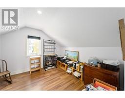 110 WELLINGTON STREET - 14