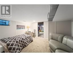 110 WELLINGTON STREET - 17