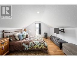 110 WELLINGTON STREET - 20