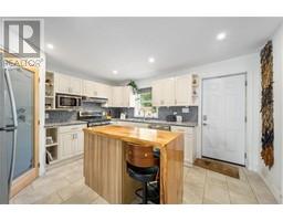 110 WELLINGTON STREET - 8