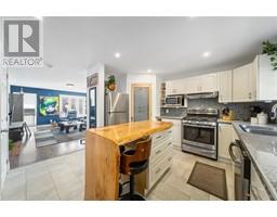 110 WELLINGTON STREET - 9